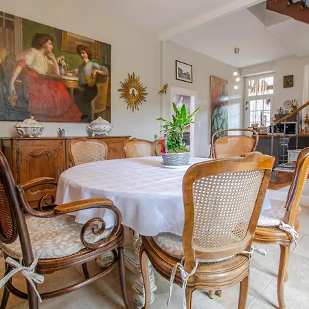 La Demeure Des Ducs Des Luxembourg *